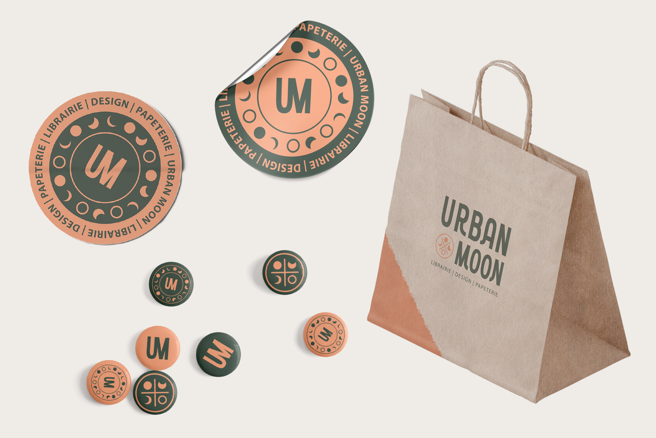 Urban Moon, sac, badges et stickers